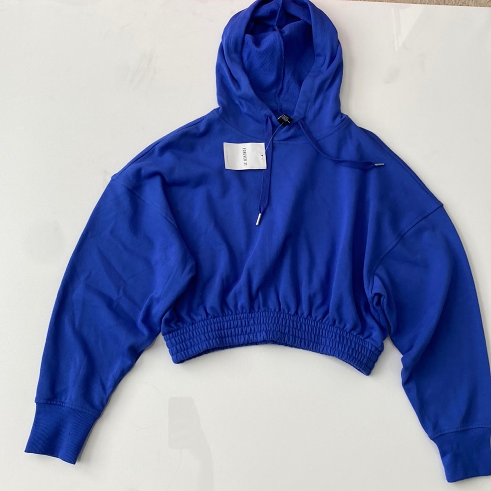 Forever 21 blue crop top hoodie